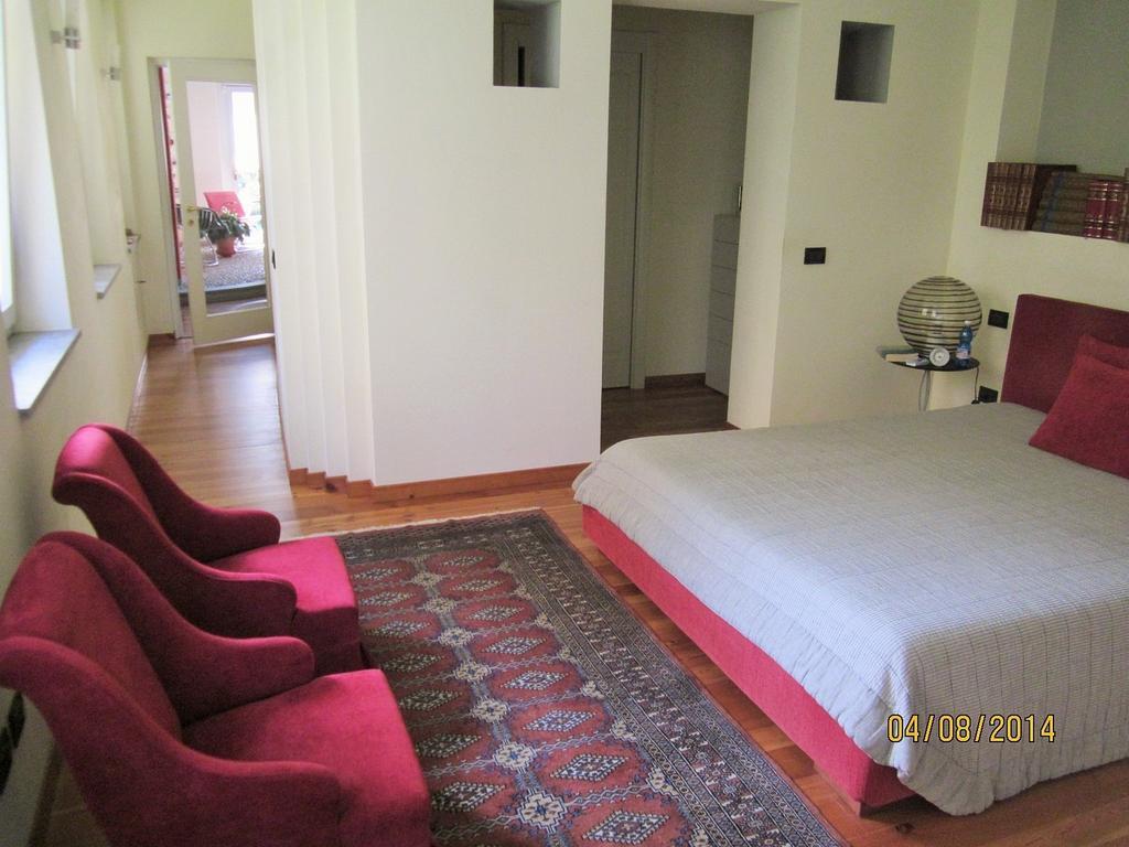 Casetta Delle Rose Biella Habitación foto