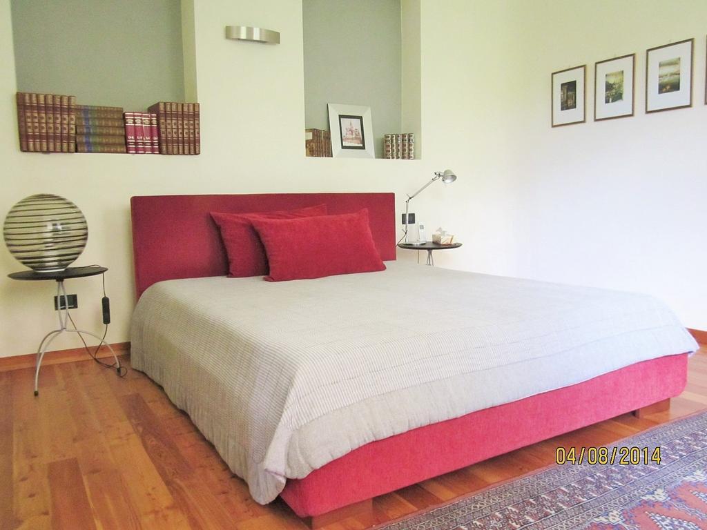 Casetta Delle Rose Biella Habitación foto